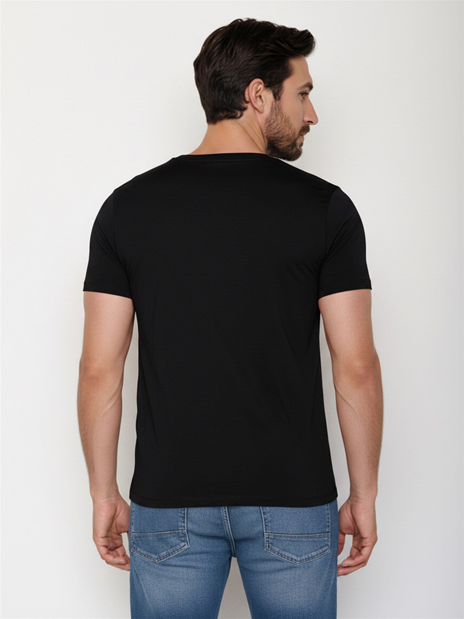 Black: Sportliches T-Shirt aus Bio-Baumwolle für Herren [27658]