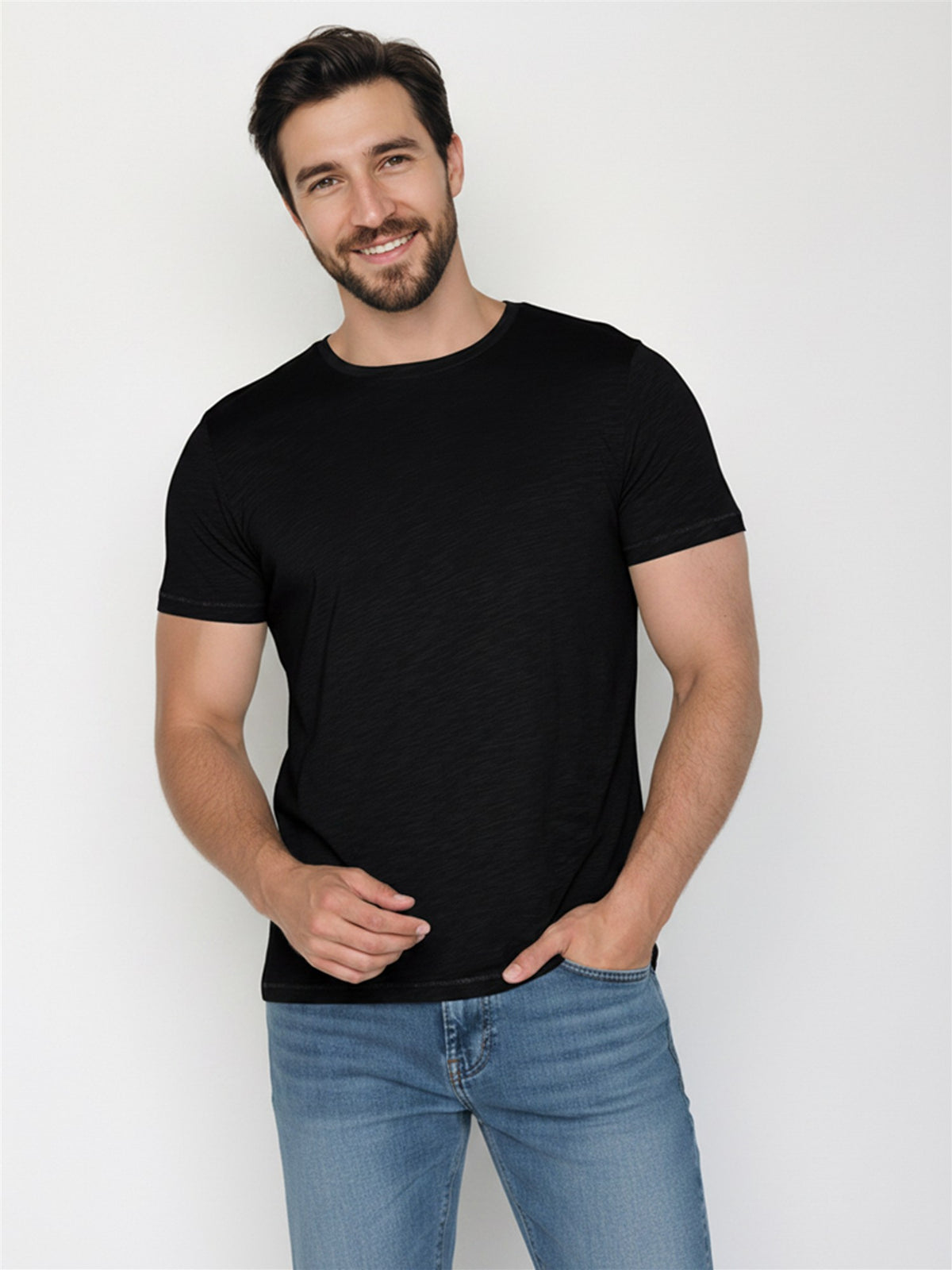 Black: Sportliches T-Shirt aus Bio-Baumwolle für Herren [27680]