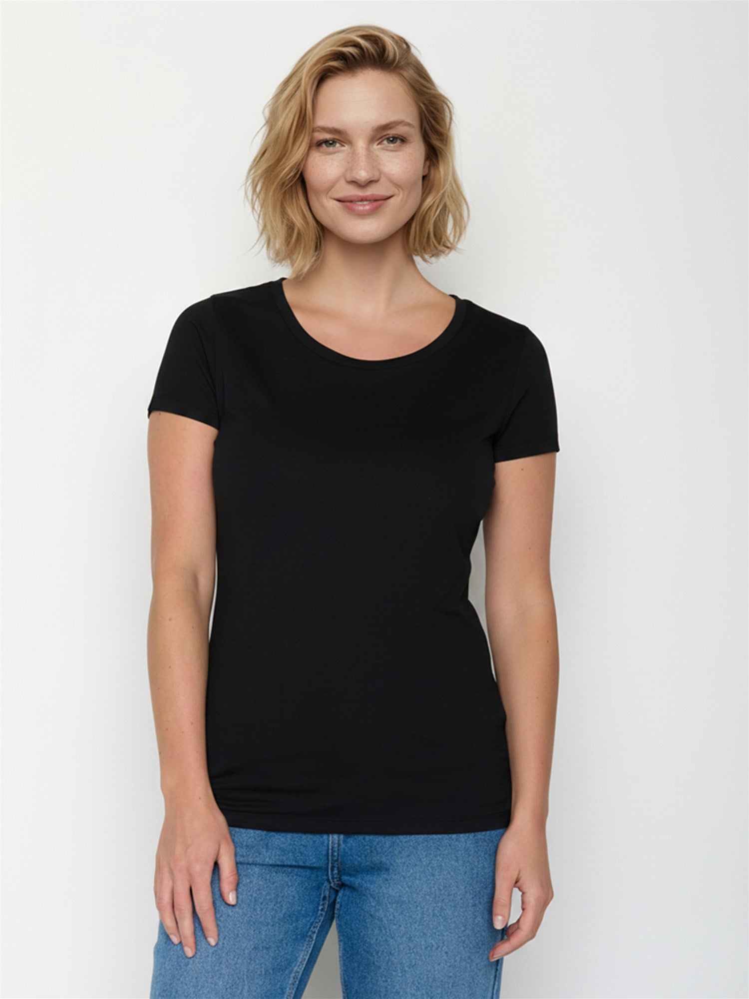 Black: Sportliches T-Shirt aus Bio-Baumwolle für Damen [27696]