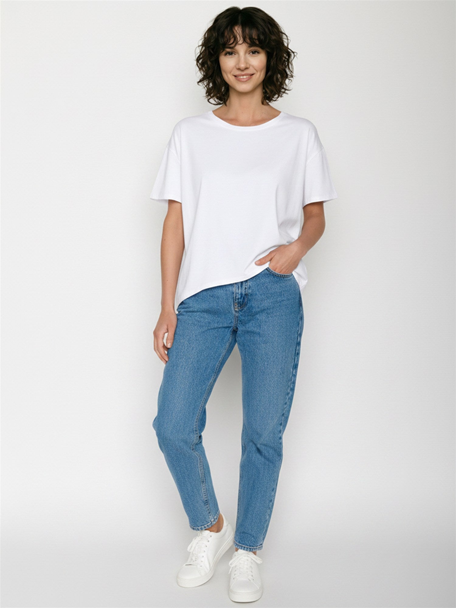 White: Lässiges T-Shirt aus Bio-Baumwoll-Mix für Damen [27712]
