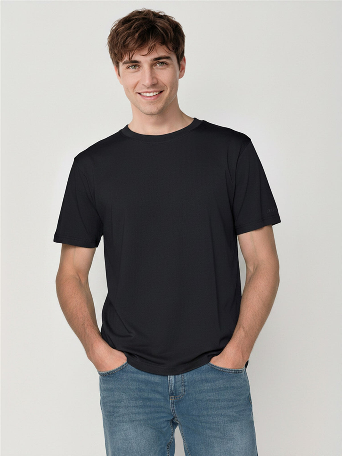 Black: Lässiges Oversize-T-Shirt aus Bio-Baumwolle für Herren [27737]