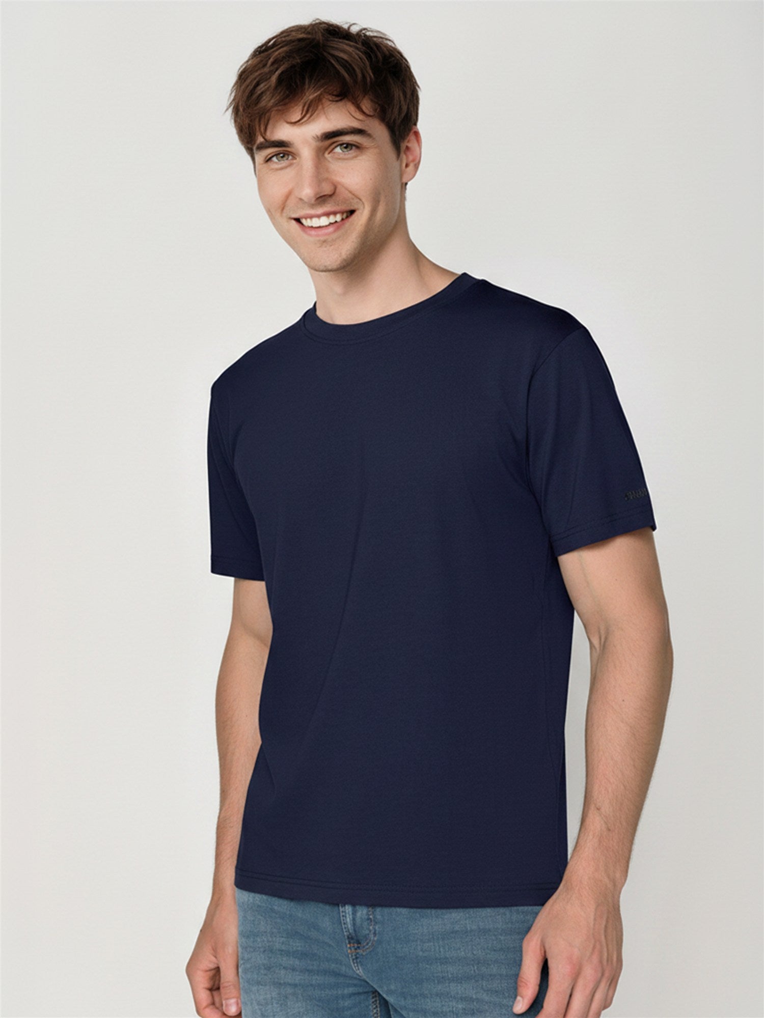 Navy: Lässiges Oversize-T-Shirt aus Bio-Baumwolle für Herren [27762]