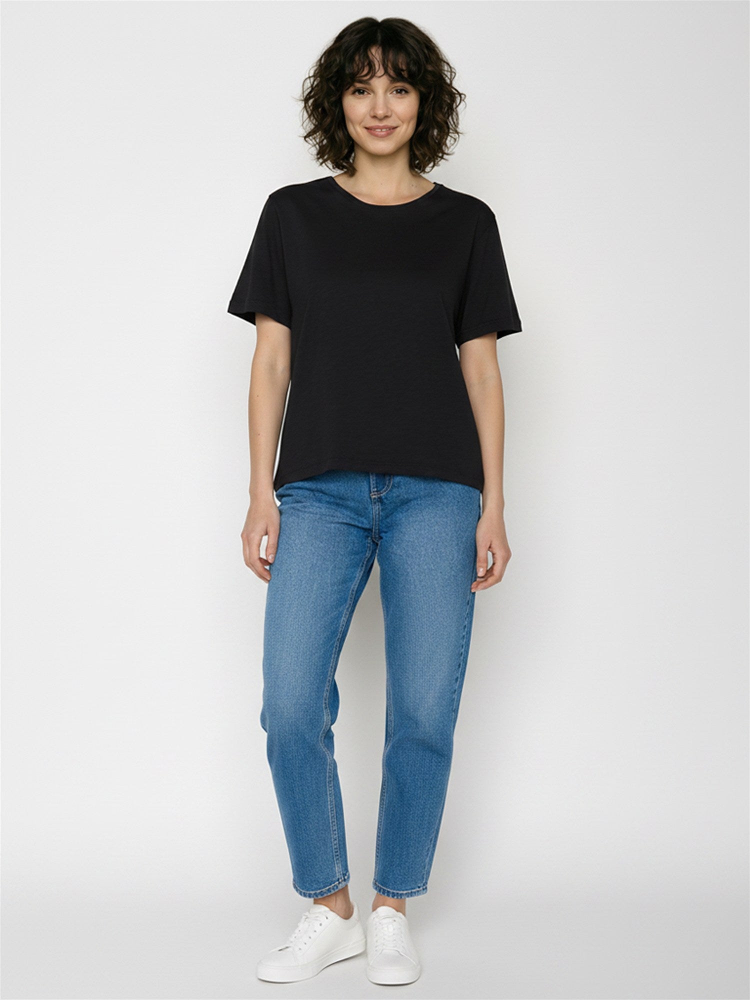 Black: Kastiges T-Shirt aus Bio-Baumwolle für Damen [27781]