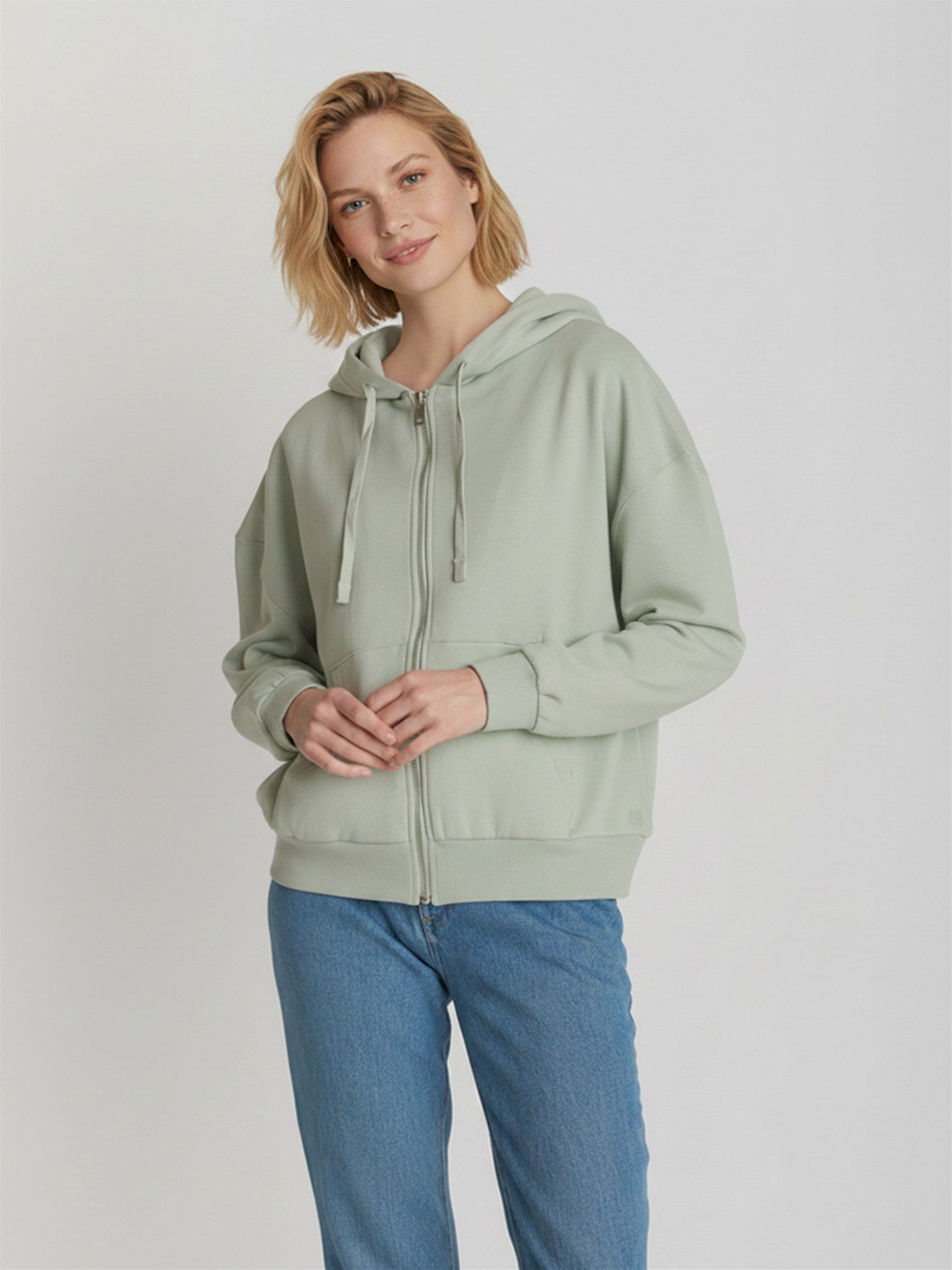 Muted Mint: Lässige Sweatjacke aus Bio-Baumwolle für Damen [28978]