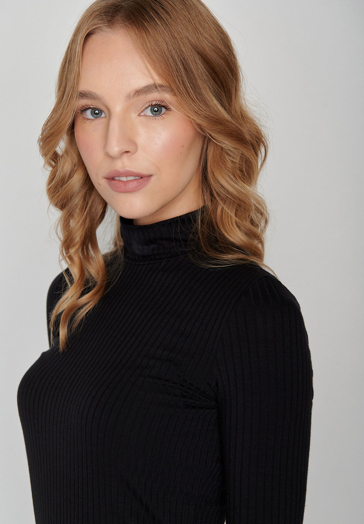 Black: Lässiges Longsleeve aus LENZING™ TENCEL™ Mix für Damen [415]