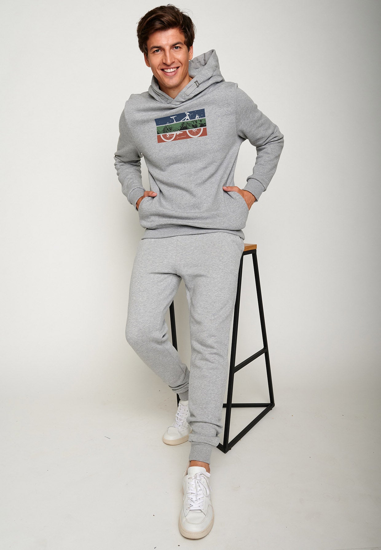 Heather Grey: Kuschliger Hoodie aus Bio-Baumwolle für Herren [4488]