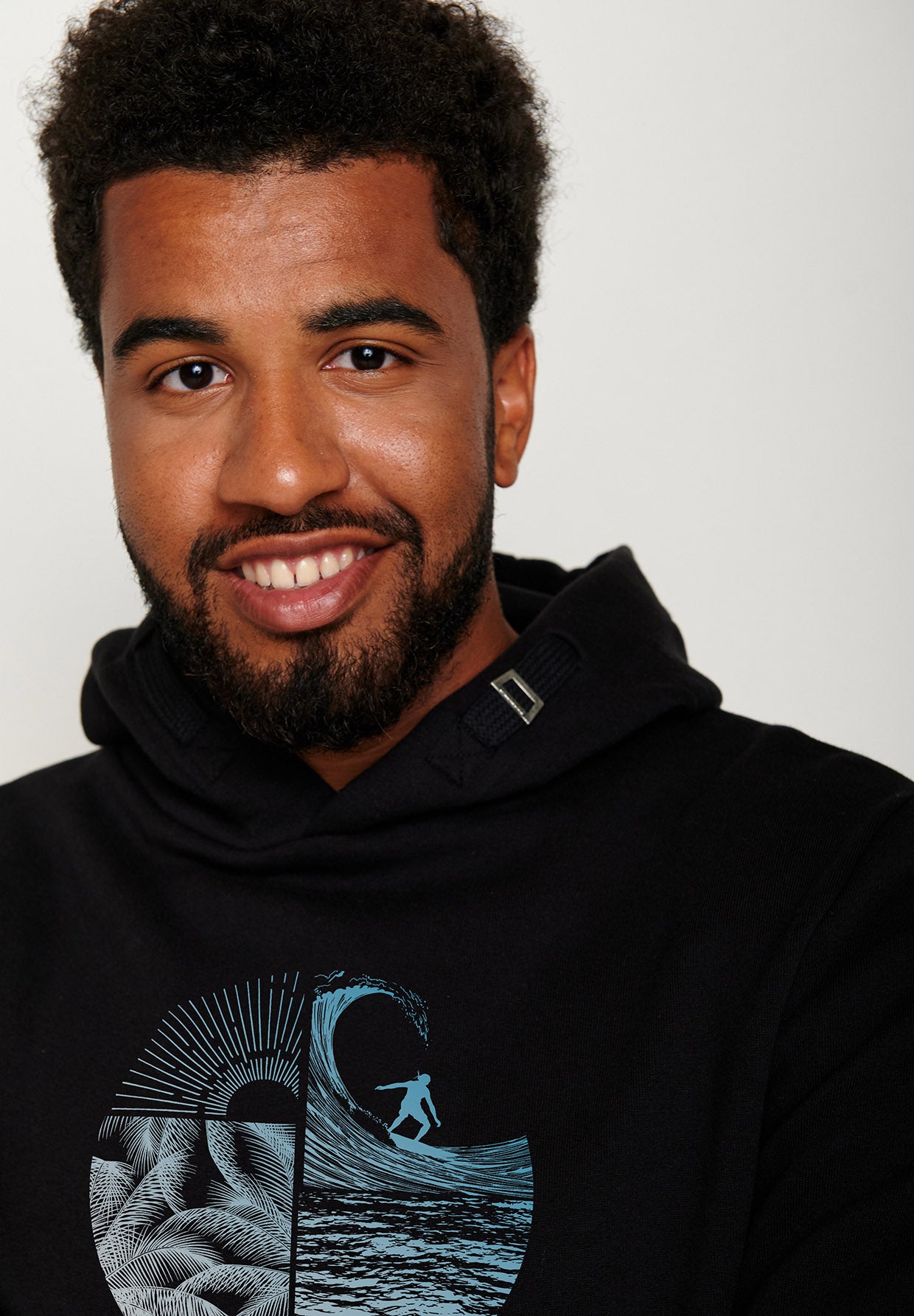 Black: Kuschliger Hoodie aus Bio-Baumwolle für Herren [4703]