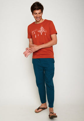 Clay Red: Lässiges T-Shirt aus Bio-Baumwolle für Herren [4882]