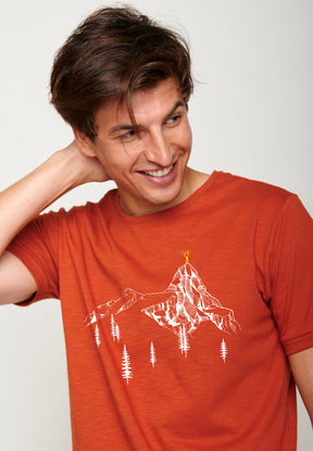 Clay Red: Lässiges T-Shirt aus Bio-Baumwolle für Herren [4884]