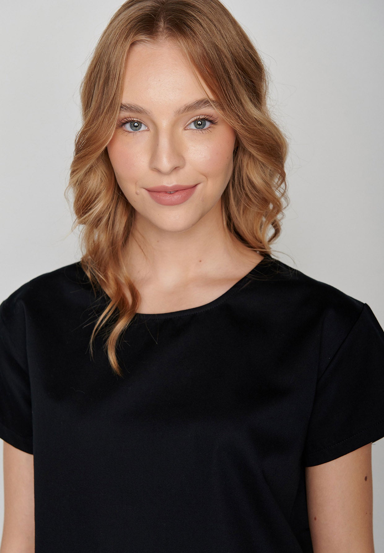 Black: Lässiges T-Shirt aus Viskose (LENZING™ ECOVERO™) Mix für Damen [5626]