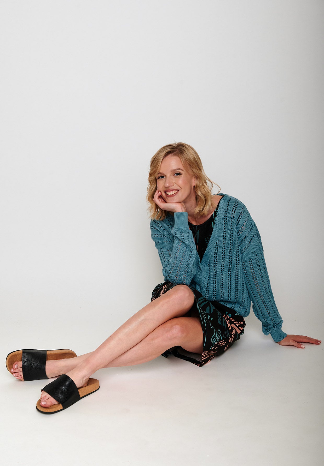 Island Blue: Gemütliche Strickjacke aus Bio-Baumwolle für Damen [5738]