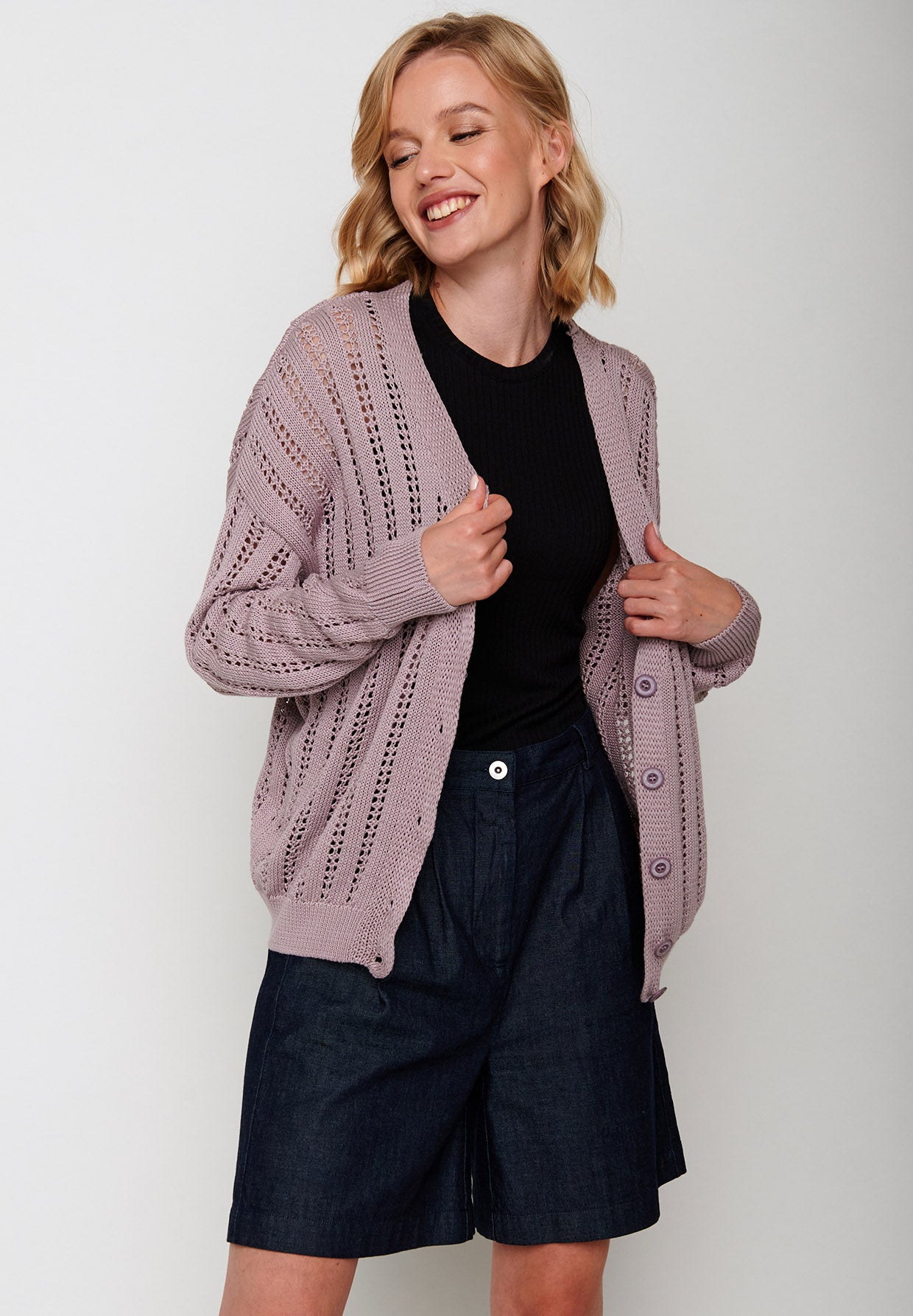 Dusty Lilac: Gemütliche Strickjacke aus Bio-Baumwolle für Damen [5750]