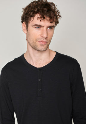 Black: Elegantes Longsleeve aus Bio-Baumwolle für Herren [578]