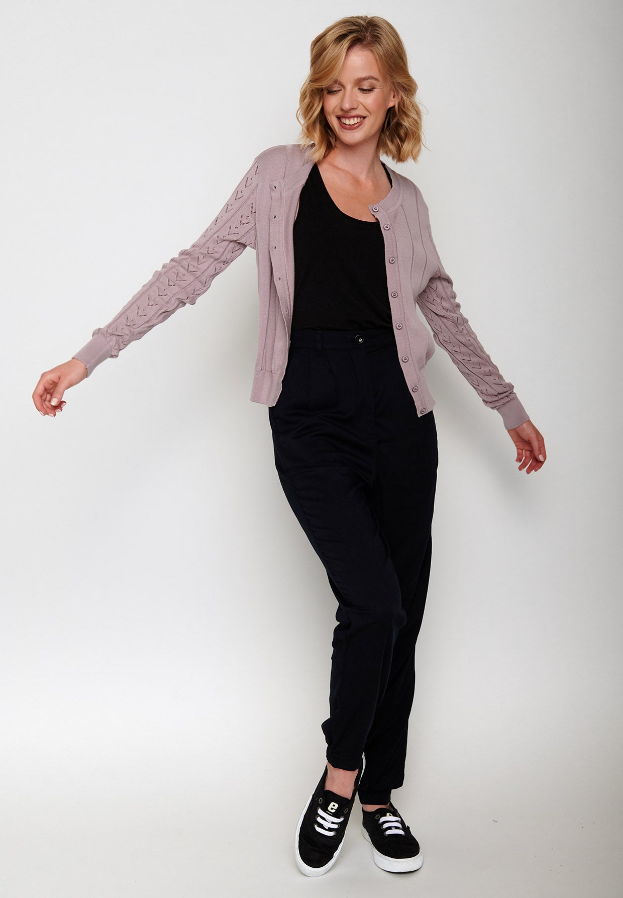 Dusty Lilac: Gemütliche Strickjacke aus Bio-Baumwolle für Damen [5791]