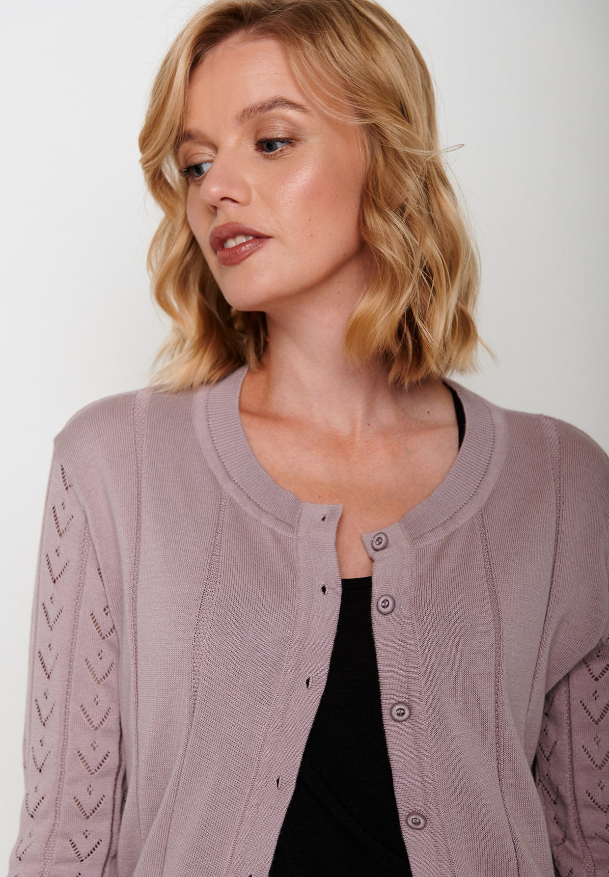 Dusty Lilac: Gemütliche Strickjacke aus Bio-Baumwolle für Damen [5794]