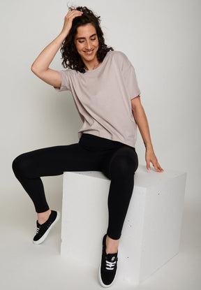 Dusty Lilac: Lässiges T-Shirt aus Bio-Baumwoll-Mix für Damen [6061]