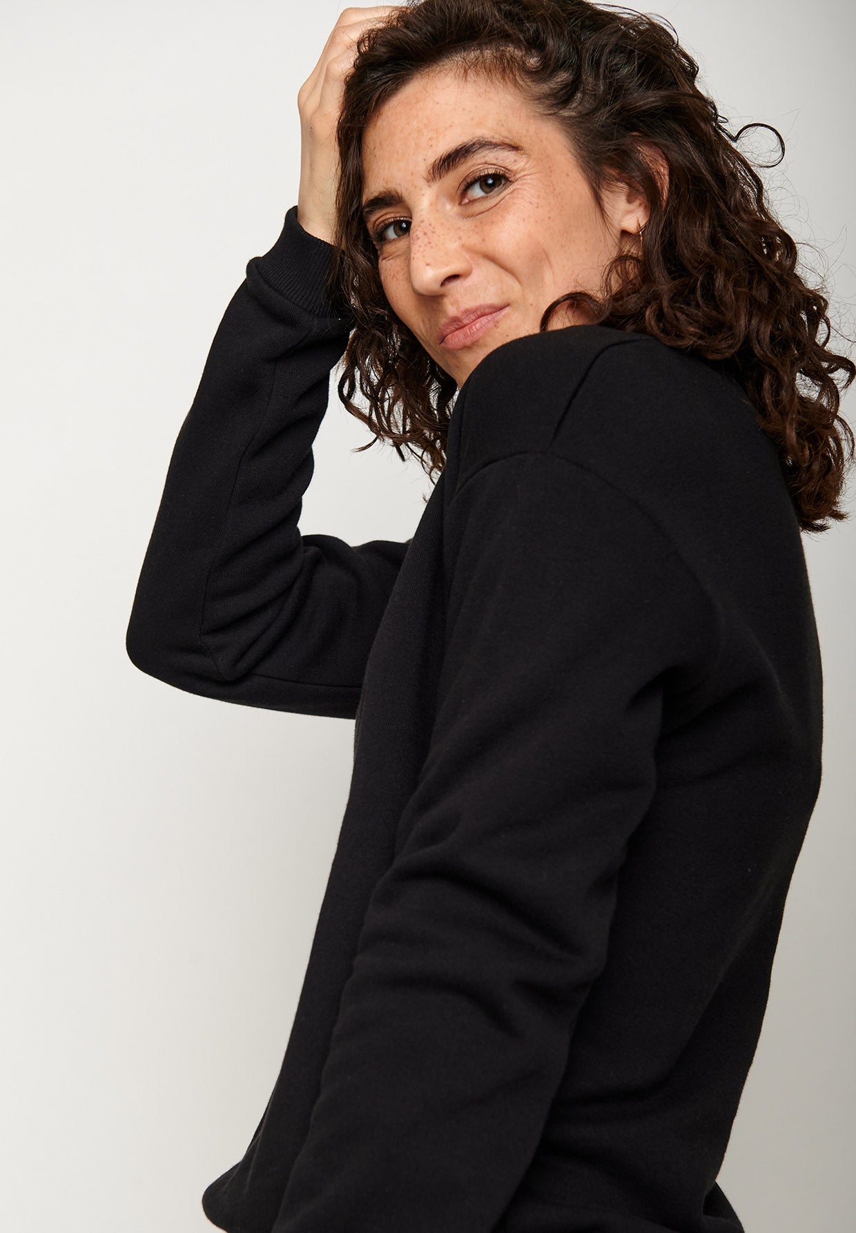 Black: Gemütliches Sweatshirt aus Bio-Baumwolle für Damen [6072]