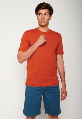Clay Red: Elegantes T-Shirt aus Bio-Baumwolle für Herren [6343]