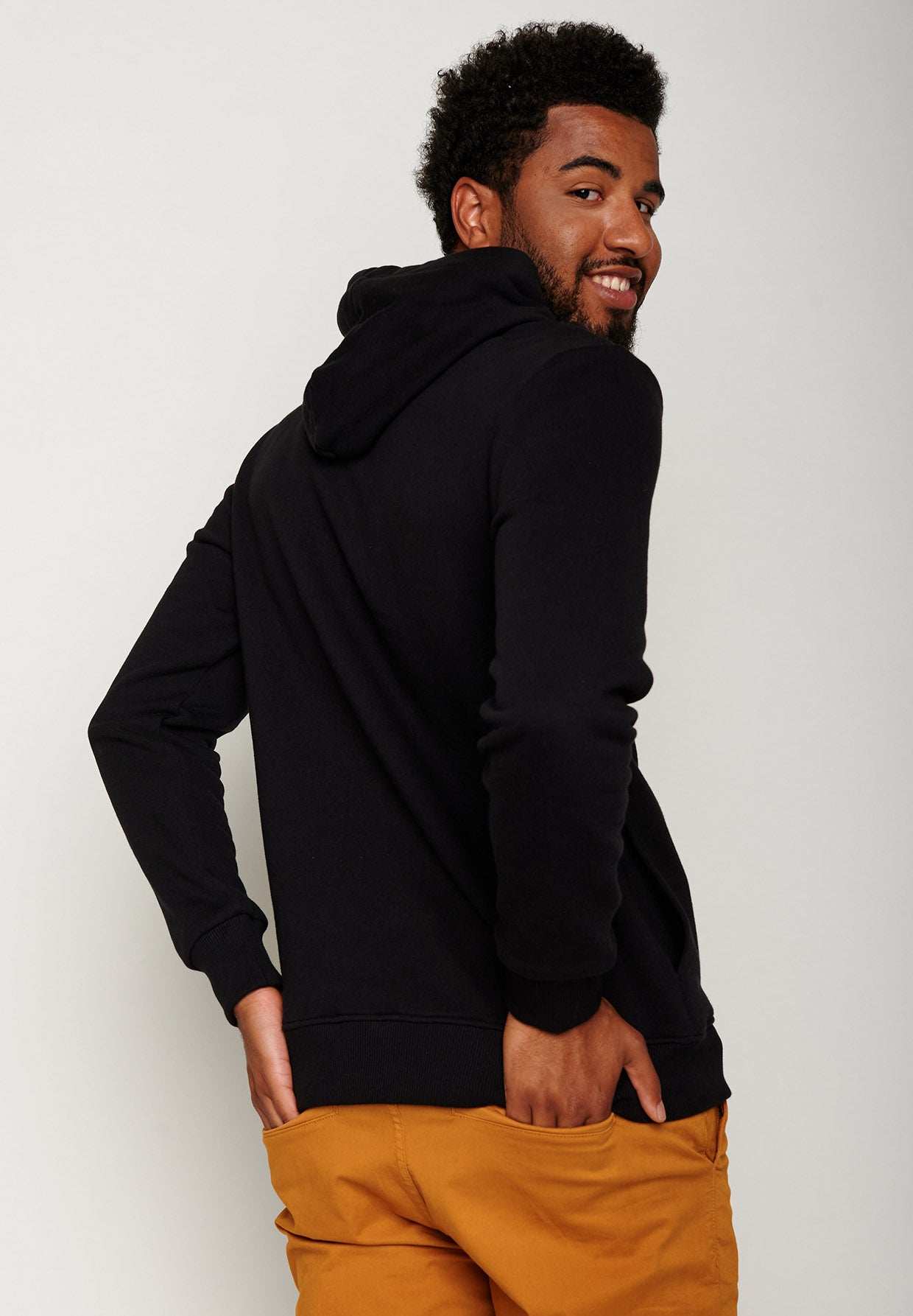 Black: Kuschliger Hoodie aus Bio-Baumwolle für Herren [6356]