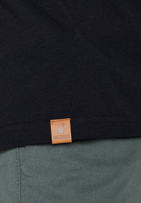 Black: Lässiges T-Shirt aus Bio-Baumwolle für Herren [6762]