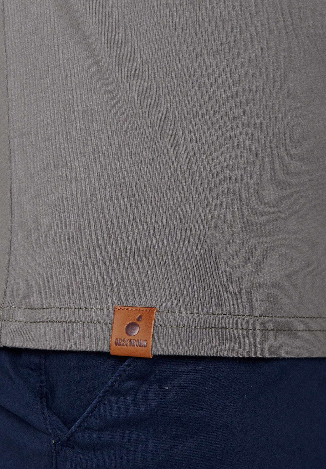 Shadow Grey: Lässiges T-Shirt aus Bio-Baumwolle für Herren [6917]