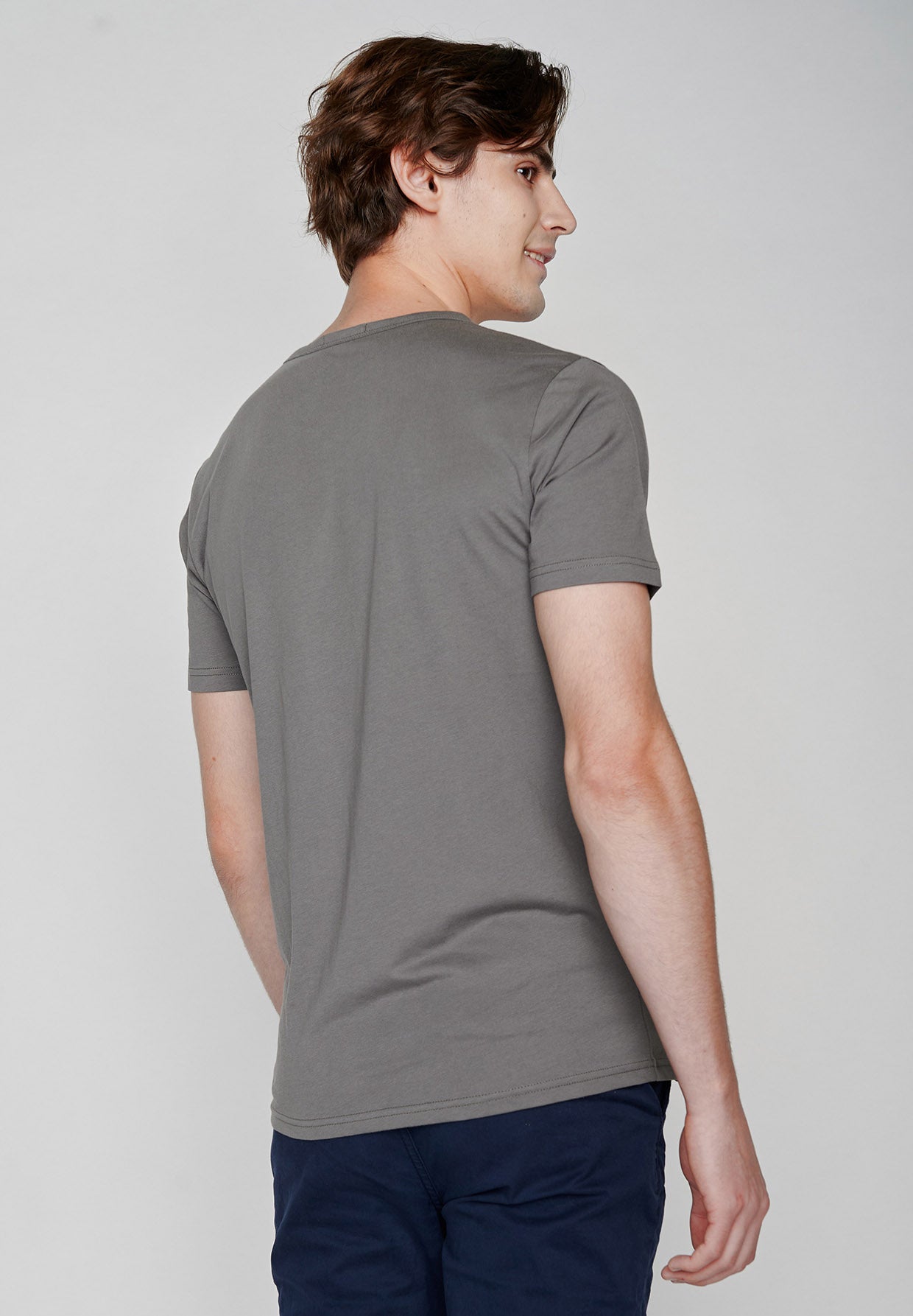 Shadow Grey: Lässiges T-Shirt aus Bio-Baumwolle für Herren [6918]