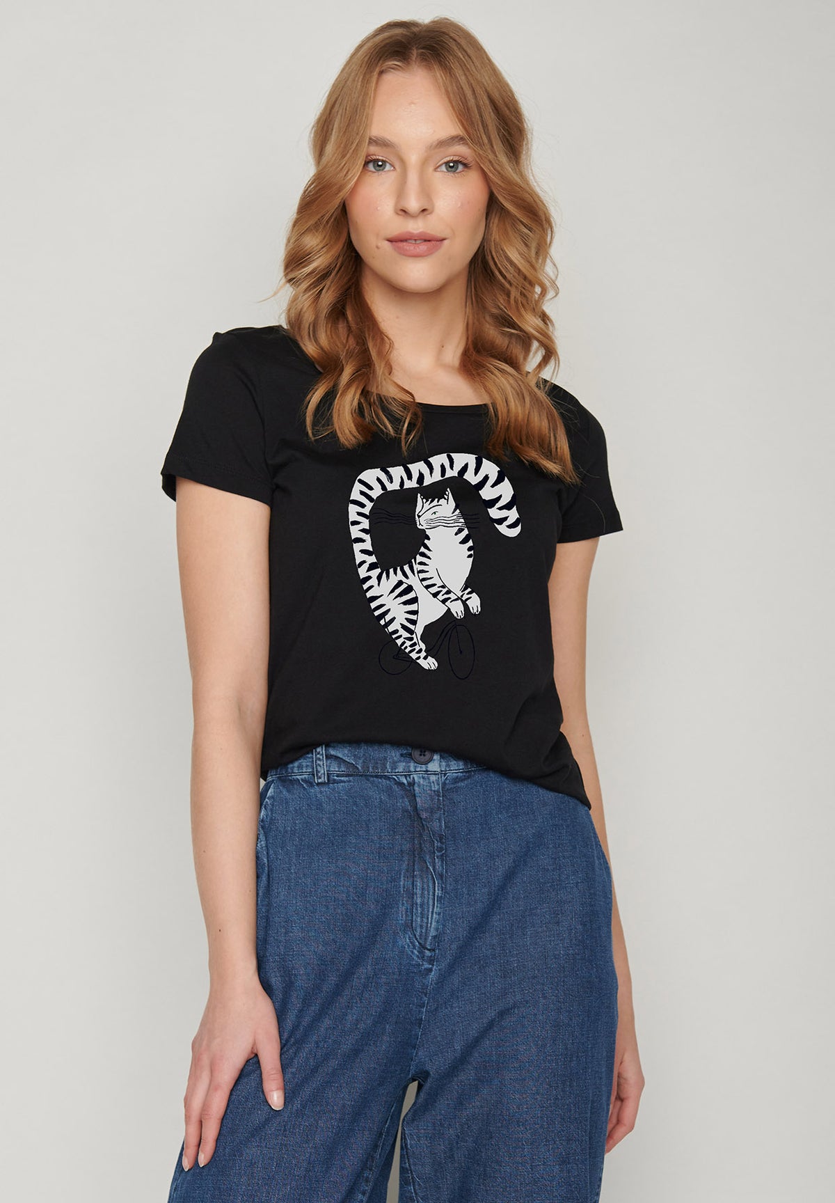 Black: Sportliches T-Shirt aus Bio-Baumwolle für Damen [7302]