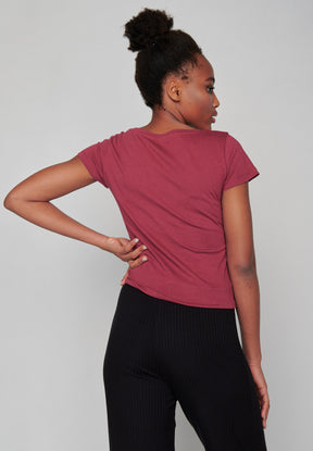 Berry Blossom: Lässiges T-Shirt aus Bio-Baumwolle für Damen [7396]