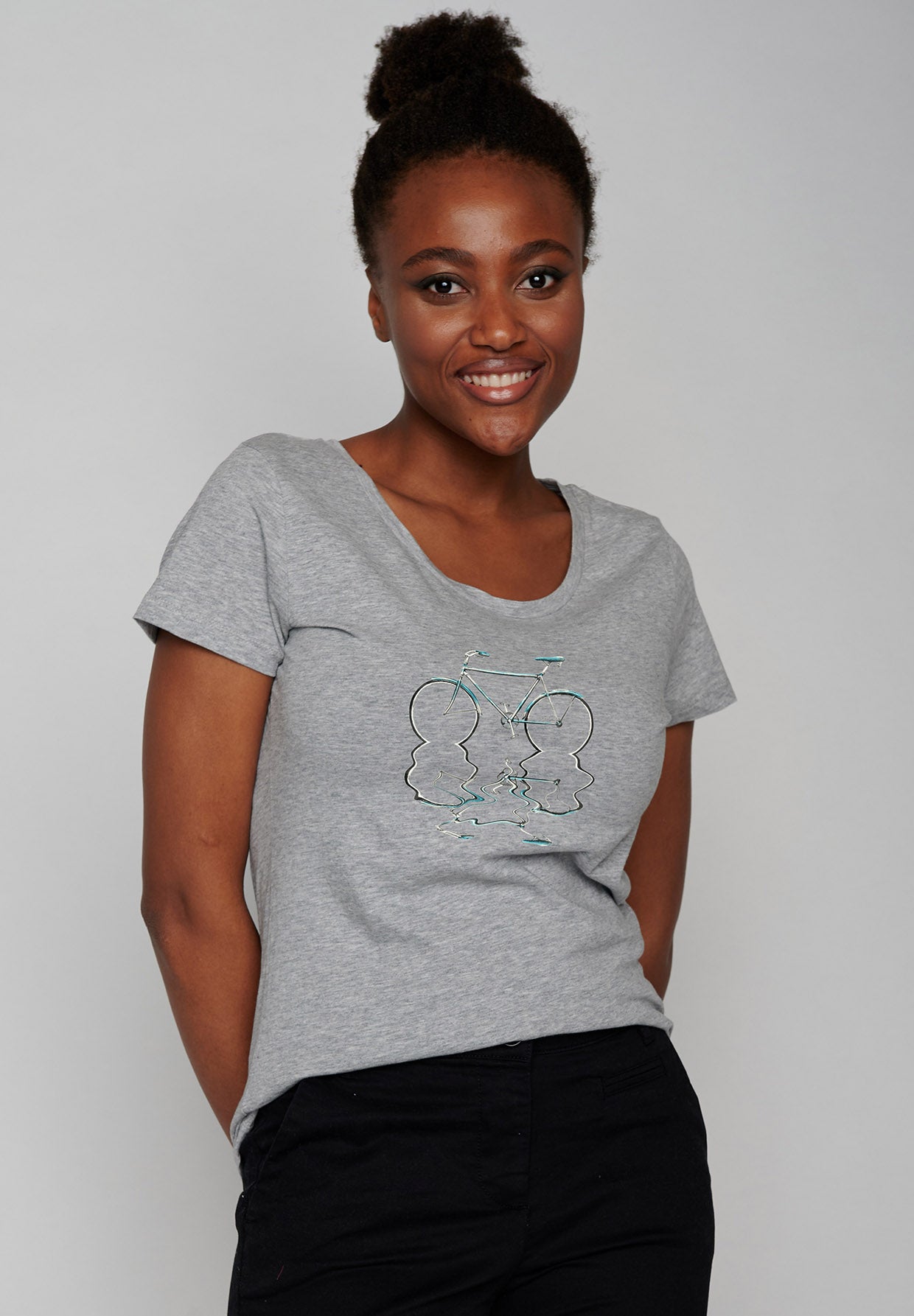 Heather Grey: Lässiges T-Shirt aus Bio-Baumwolle für Damen [7569]