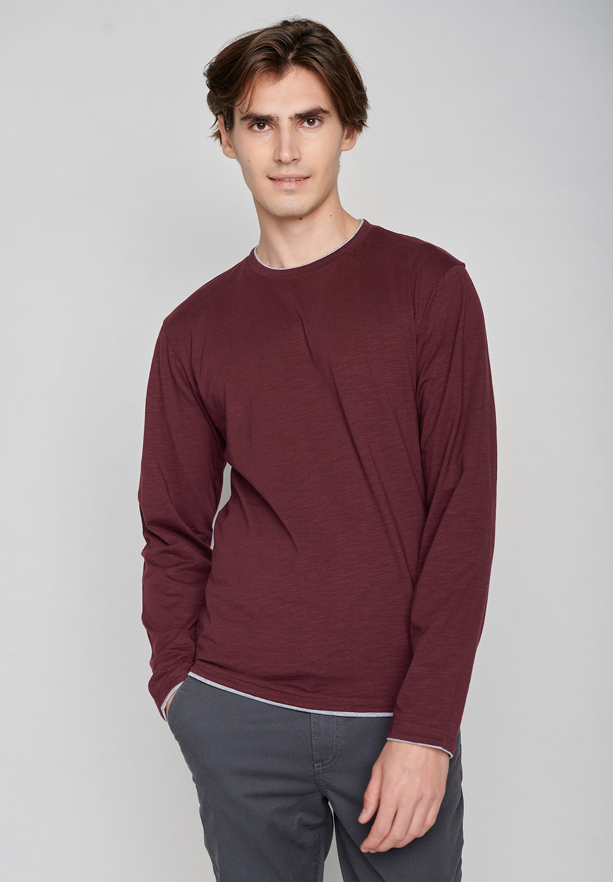 Velvet Rain: Elegantes Longsleeve aus Bio-Baumwolle für Herren [7858]