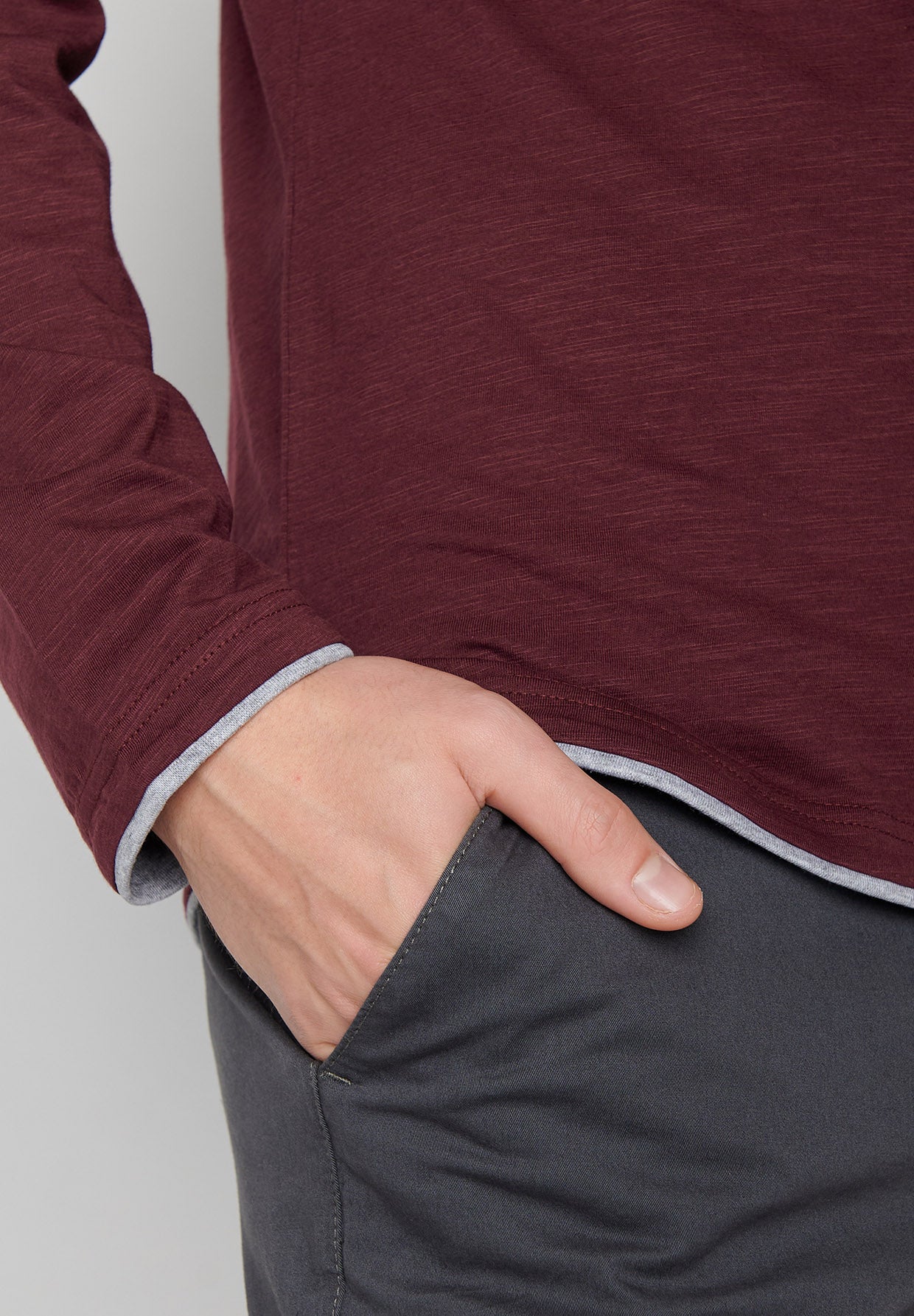 Velvet Rain: Elegantes Longsleeve aus Bio-Baumwolle für Herren [7860]