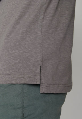 Shadow Grey: Elegantes Longsleeve aus Bio-Baumwolle für Herren [7883]