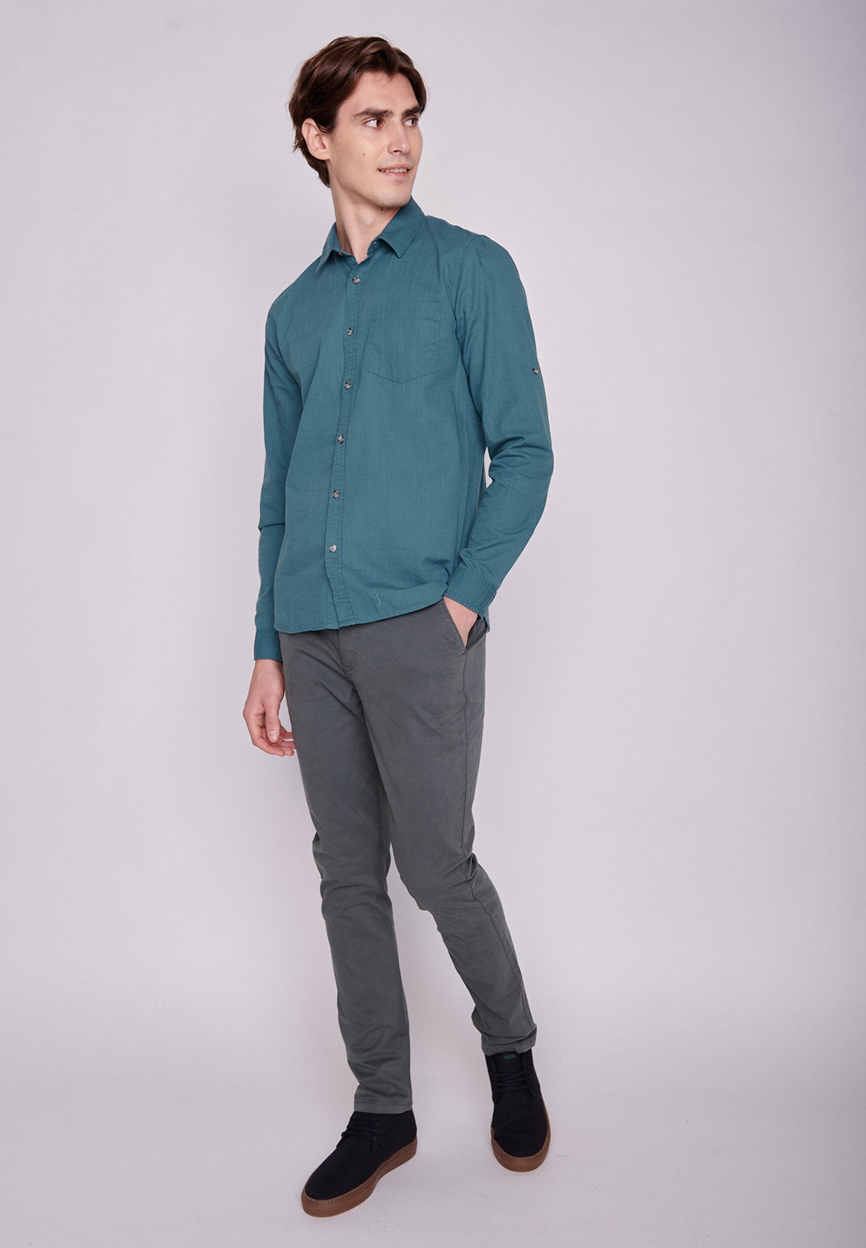 Sloppy Blue: Elegantes Hemd aus Bio-Baumwolle für Herren [7903]