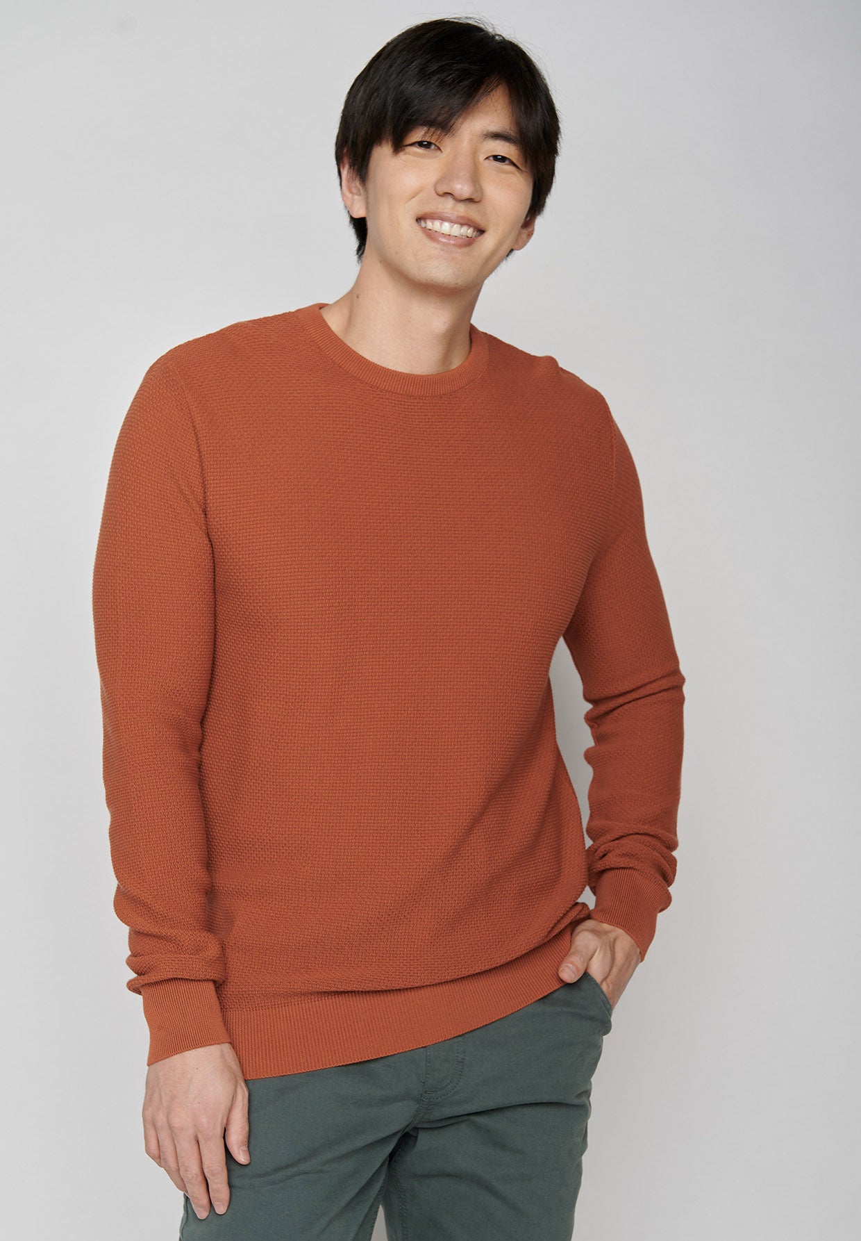 Burned Orange: Lässiger Strickpullover aus Bio-Baumwolle für Herren [7955]