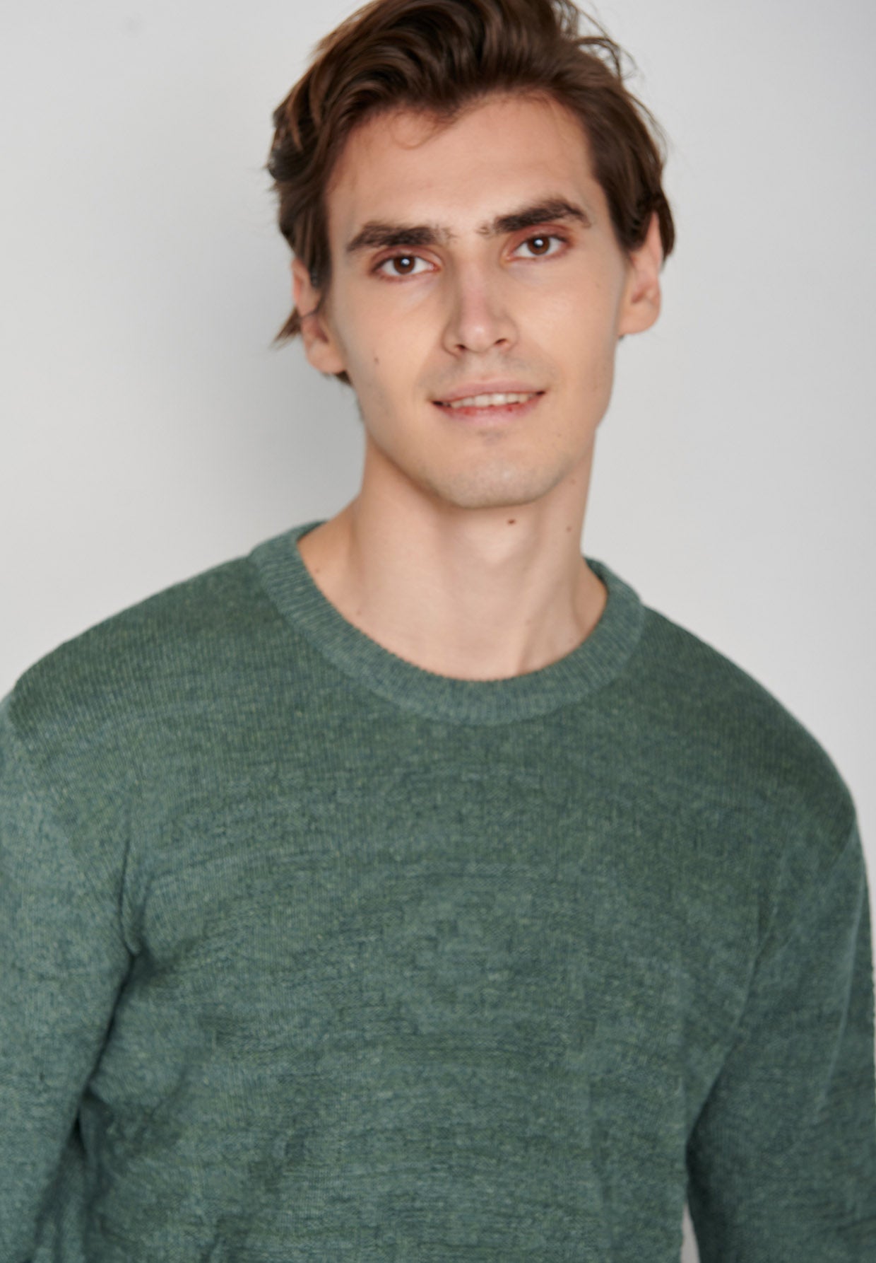 Silent Green: Eleganter Strickpullover aus Wolle und Bio-Baumwole für Herren [7983]