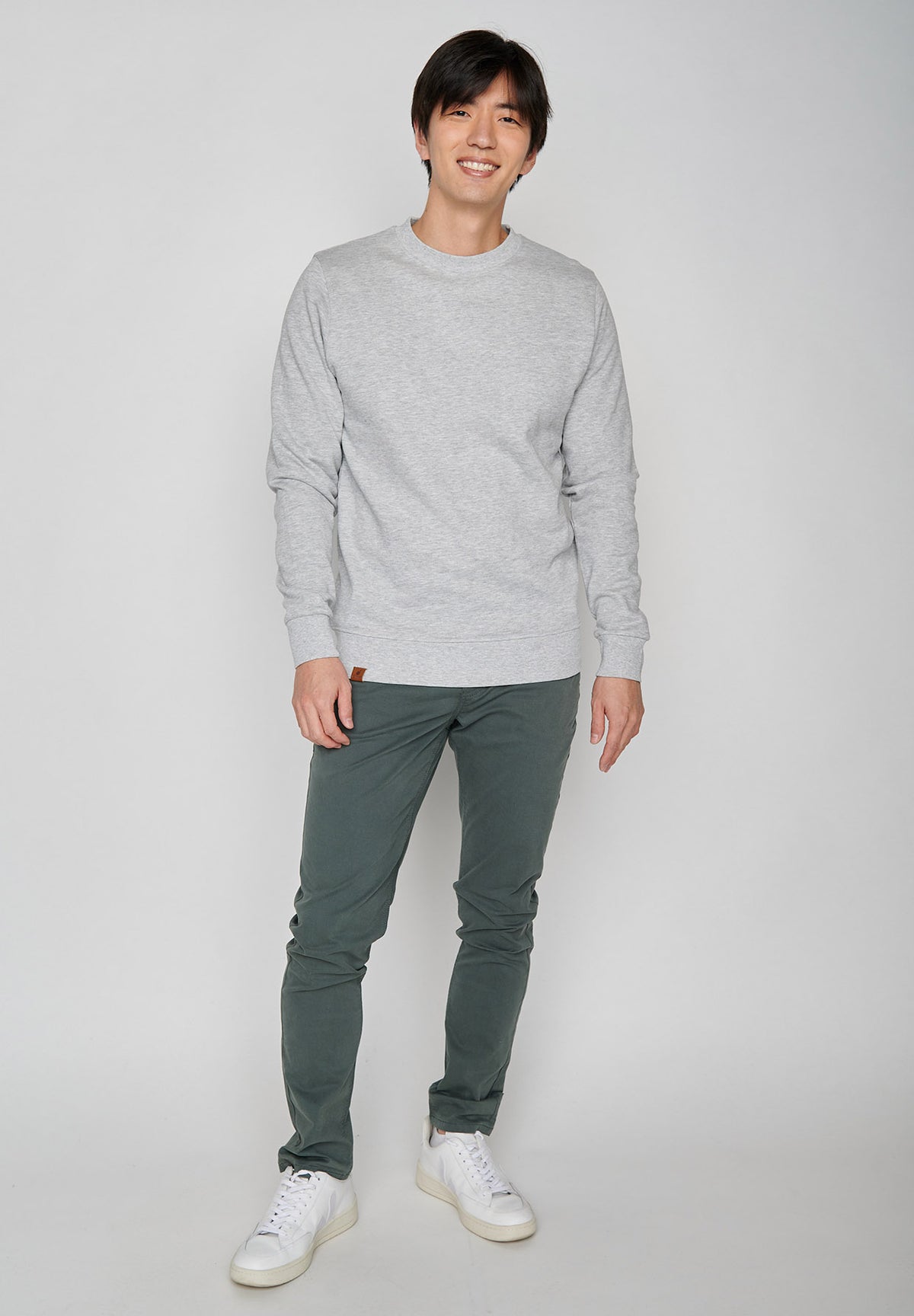 Heather Grey: Gemütliches Sweatshirt aus Bio-Baumwolle für Herren [79]