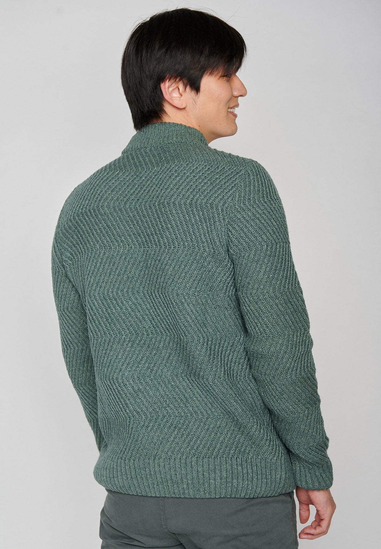 Silent Green: Gemütlicher Strickpullover aus Woll Mix für Herren [8000]