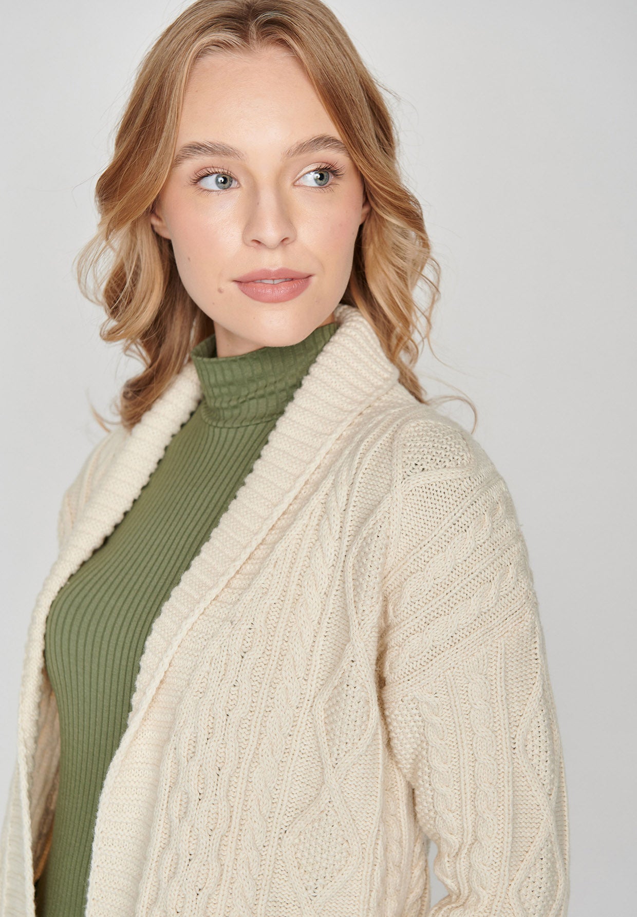 Weiß:  Gemütliche Strickjacke aus Woll Mix für Damen [8141]