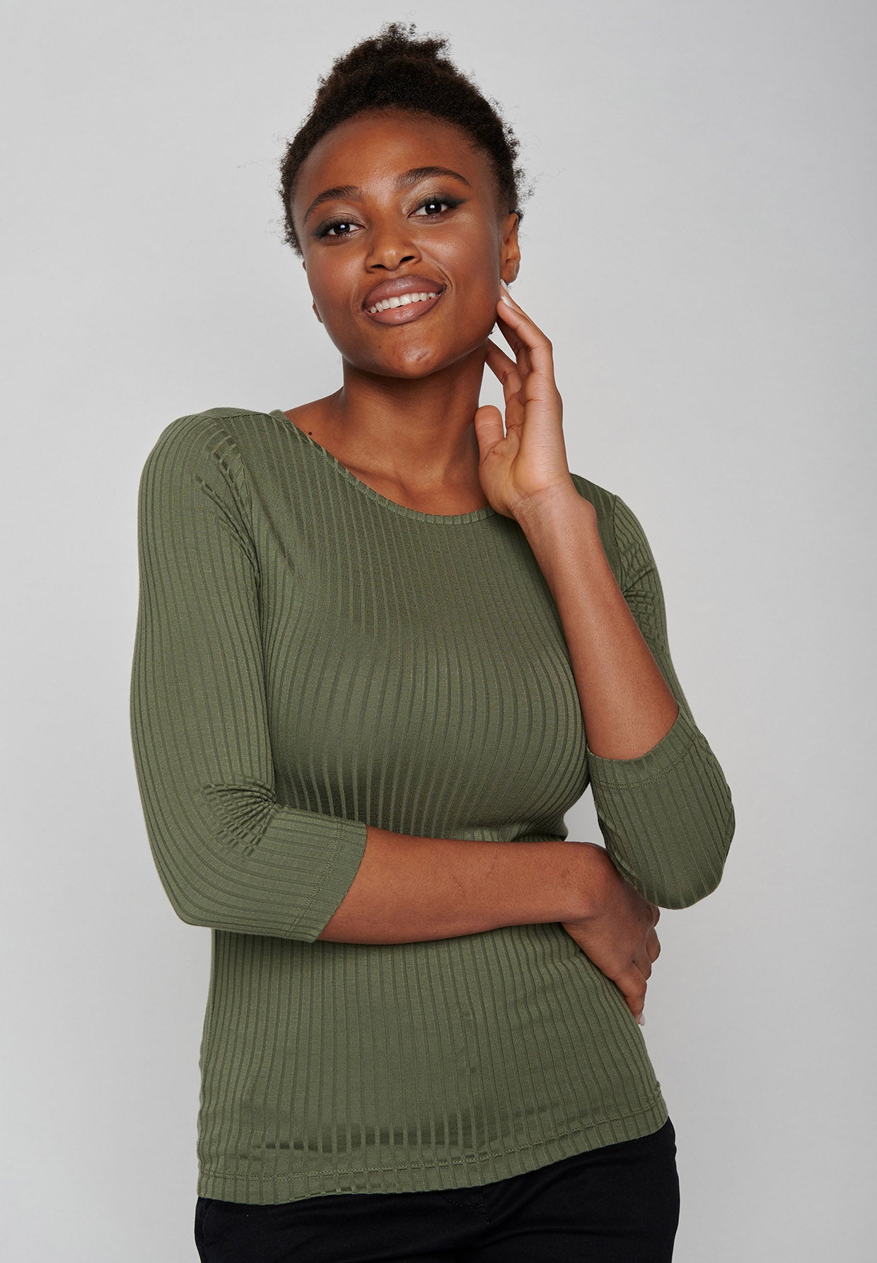 Dirty Olive: Sportliches Longsleeve aus LENZING™ TENCEL™ Mix für Damen [8156]