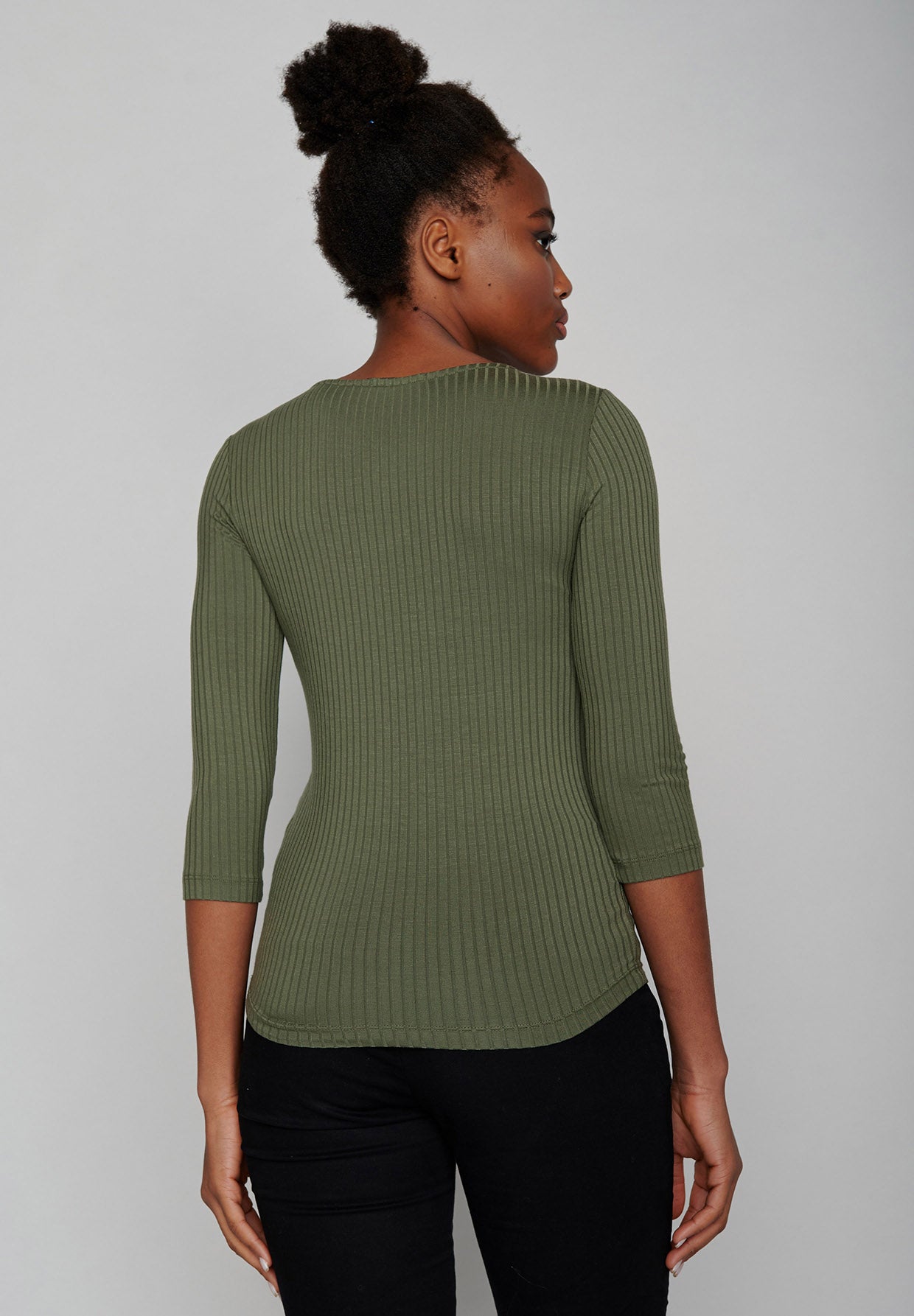 Dirty Olive: Sportliches Longsleeve aus LENZING™ TENCEL™ Mix für Damen [8158]