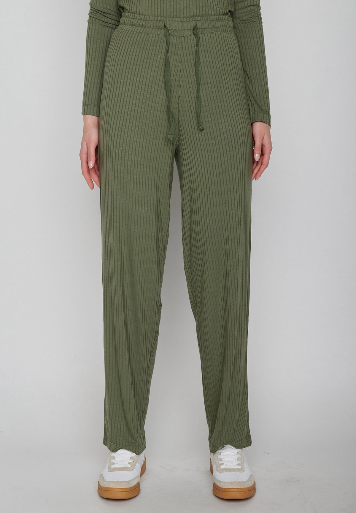 Dirty Olive: Lässige Hose aus LENZING™ ECOVERO™ für Damen [8186]