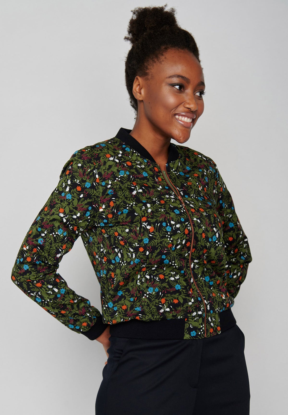 Grün:  Moderne Bluse aus Viskose (LENZING™ ECOVERO™) für Damen [8258]