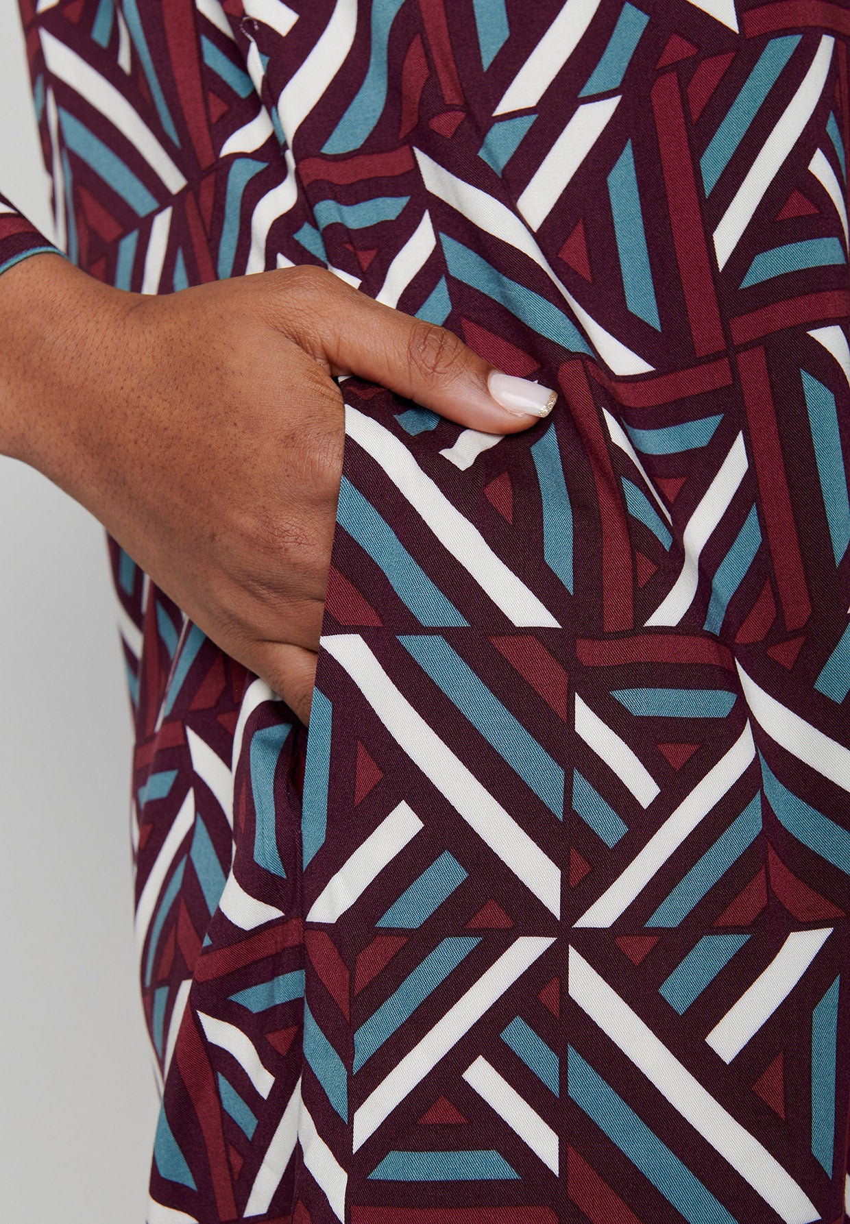 Velvet Maze: Elegantes Kleid aus LENZING™ ECOVERO™ Mix für Damen [8319]