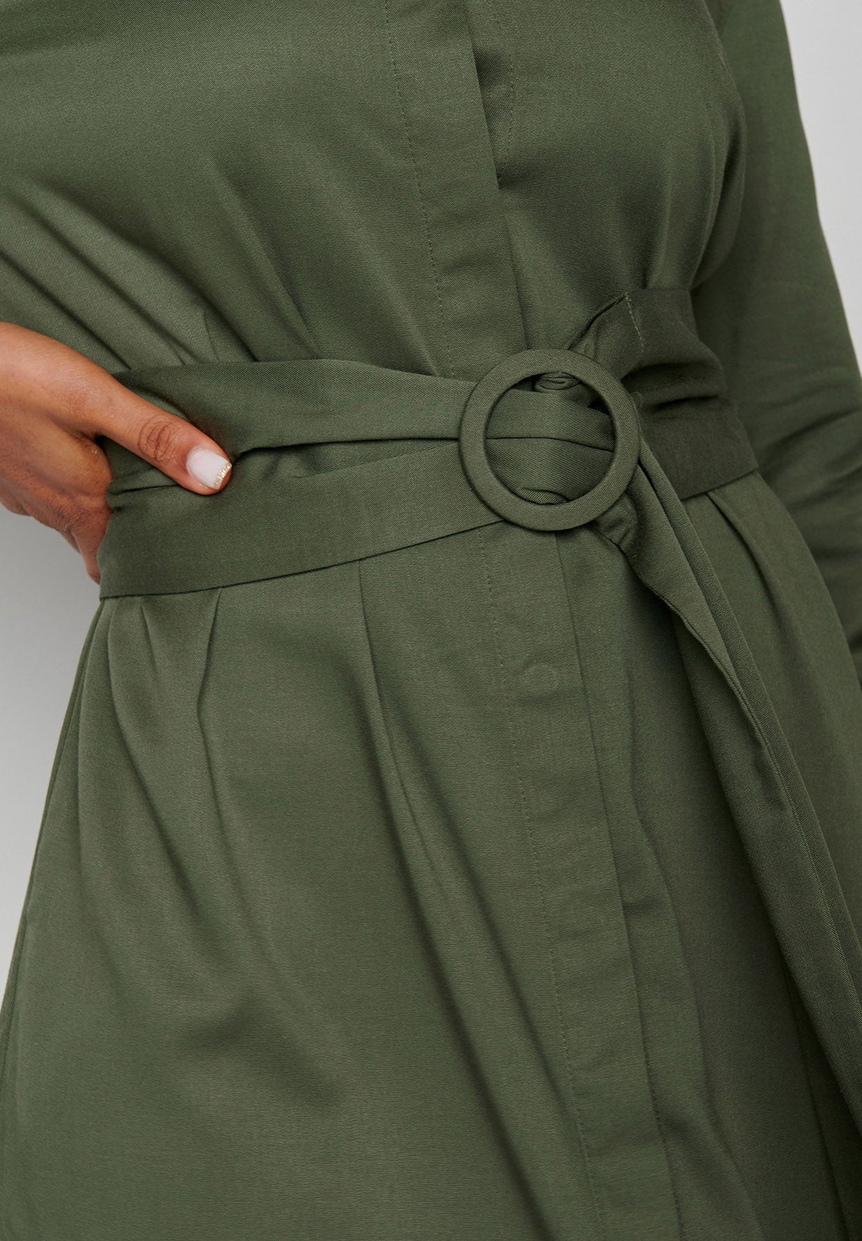 Dirty Olive: Elegantes Kleid aus LENZING™ ECOVERO™ Mix für Damen [8327]