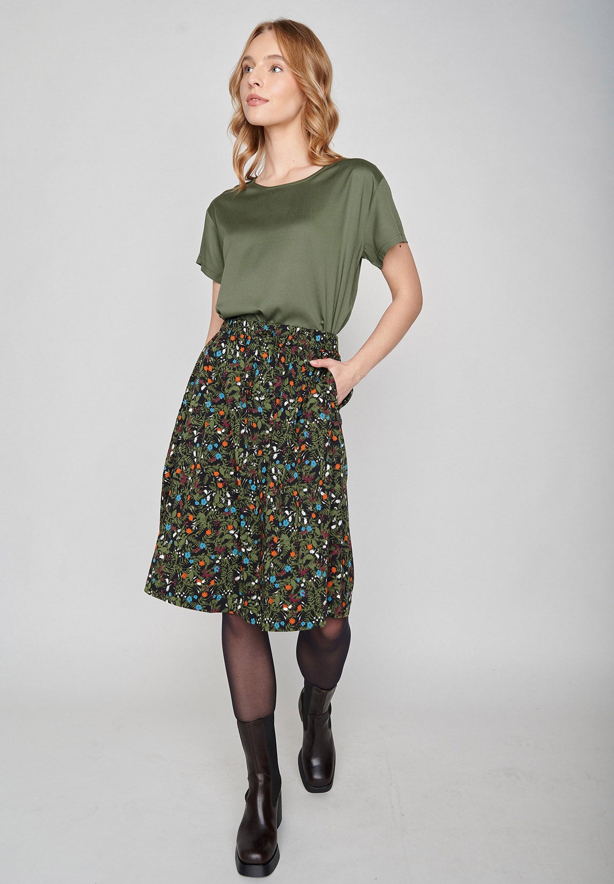 Dirty Olive: Lässiges T-Shirt aus Viskose (LENZING™ ECOVERO™) Mix für Damen [8330]