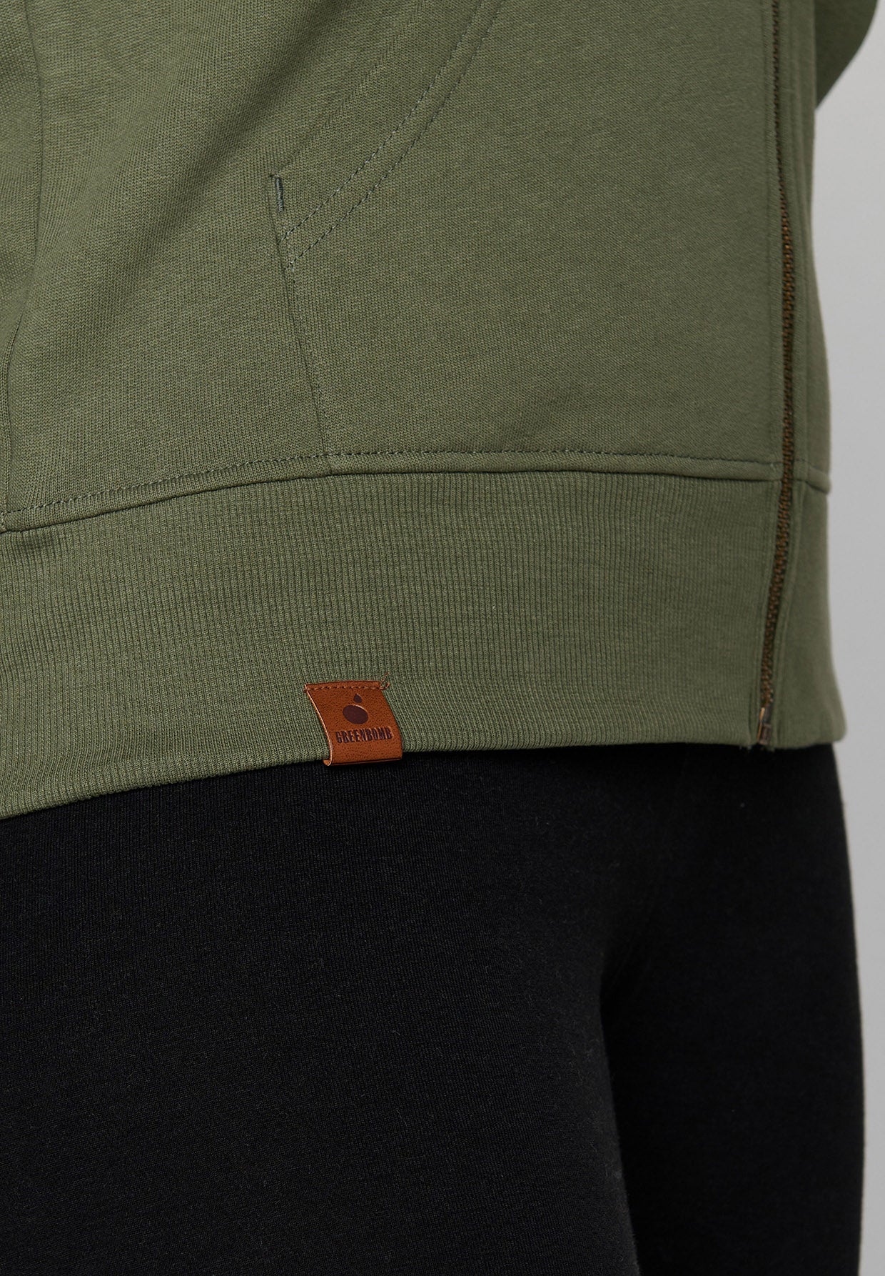 Dirty Olive: Gemütliche Zipjacke aus Bio-Baumwolle für Damen [8370]