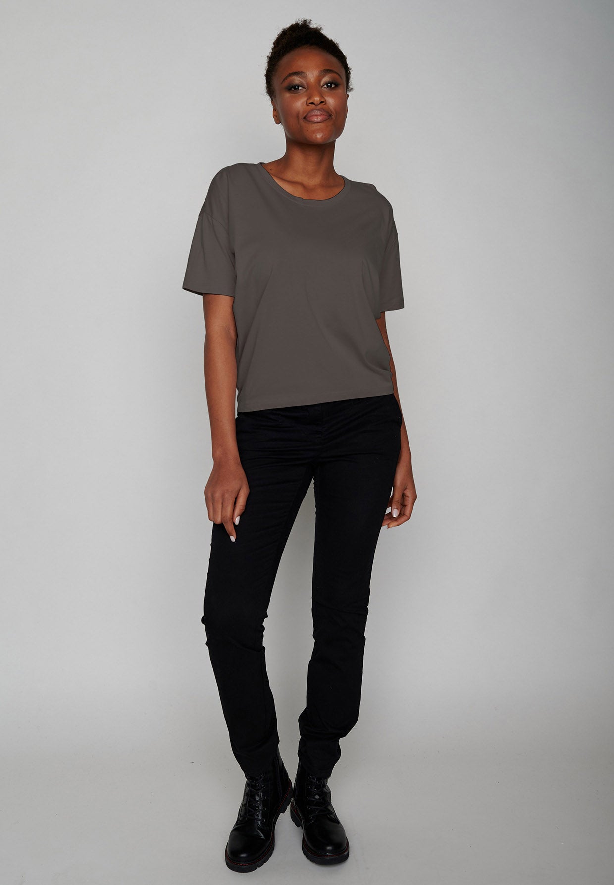 Grau:  Lässiges T-Shirt aus Bio-Baumwoll Mix für Damen [8403]