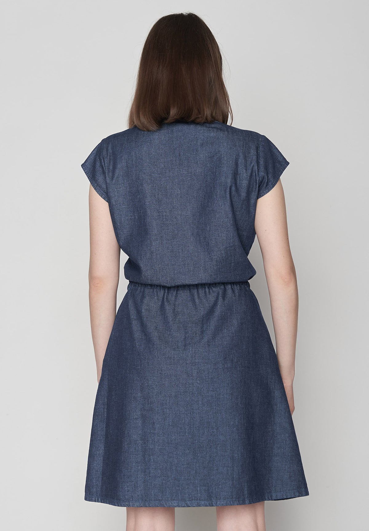 Light Denim: Elegantes Kleid aus Bio-Baumwolle für Damen [8586]