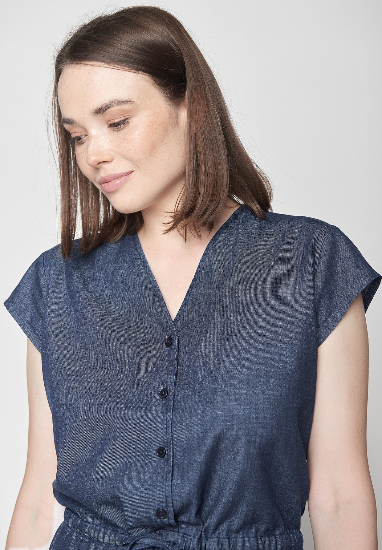 Light Denim: Elegantes Kleid aus Bio-Baumwolle für Damen [8587]