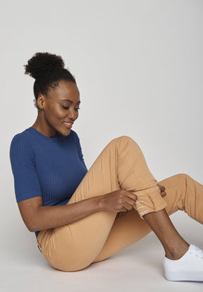 Braun:  Gemütliche Chino aus Bio-Baumwoll Mix für Damen [8620]